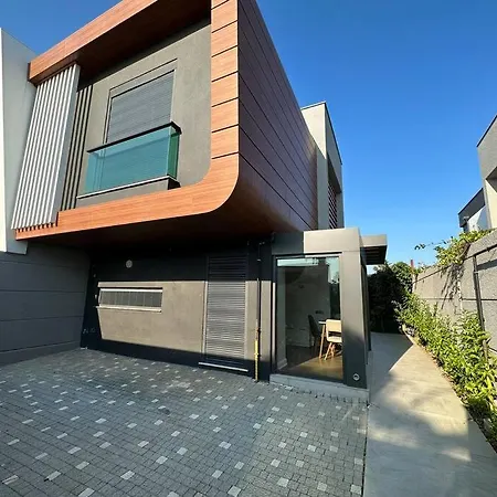 Βίλα Magnificent With Private Pool